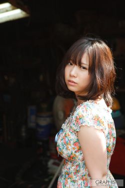 爱丽丝梦游仙境2:镜中奇遇记 电影